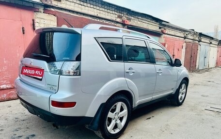 Mitsubishi Outlander III рестайлинг 3, 2007 год, 1 350 000 рублей, 4 фотография