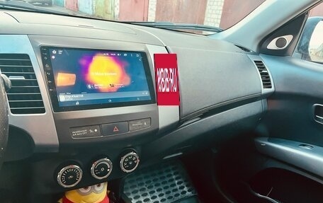 Mitsubishi Outlander III рестайлинг 3, 2007 год, 1 350 000 рублей, 14 фотография