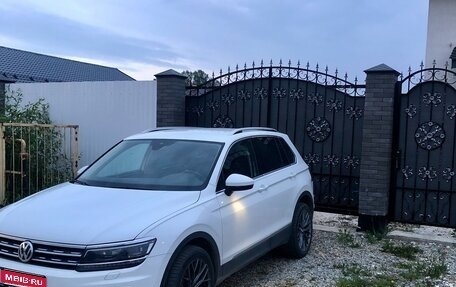 Volkswagen Tiguan II, 2019 год, 3 200 000 рублей, 1 фотография