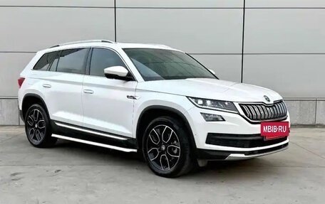 Skoda Kodiaq I, 2021 год, 2 400 000 рублей, 3 фотография