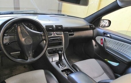 Mercedes-Benz C-Класс, 2004 год, 600 000 рублей, 4 фотография