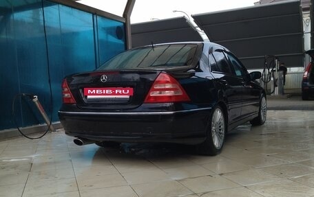 Mercedes-Benz C-Класс, 2004 год, 600 000 рублей, 2 фотография