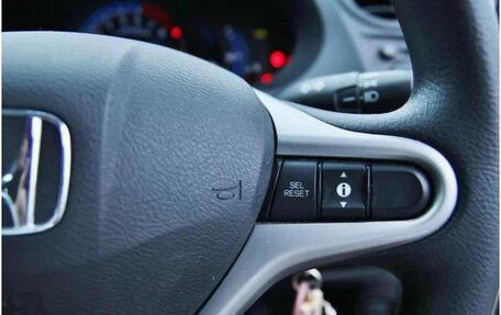 Honda Insight II рестайлинг, 2014 год, 15 фотография