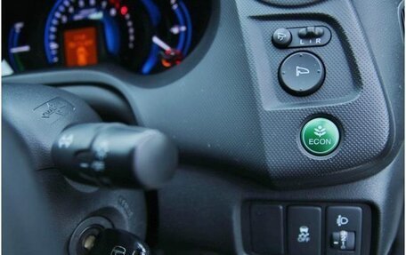 Honda Insight II рестайлинг, 2014 год, 18 фотография