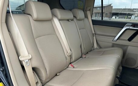 Toyota Land Cruiser Prado 150 рестайлинг 2, 2021 год, 4 000 000 рублей, 16 фотография