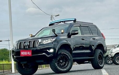 Toyota Land Cruiser Prado 150 рестайлинг 2, 2021 год, 4 000 000 рублей, 2 фотография