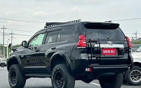Toyota Land Cruiser Prado 150 рестайлинг 2, 2021 год, 4 000 000 рублей, 10 фотография