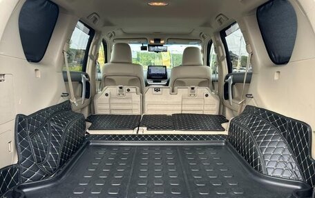 Toyota Land Cruiser Prado 150 рестайлинг 2, 2021 год, 4 000 000 рублей, 21 фотография