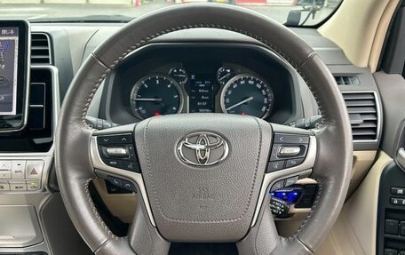 Toyota Land Cruiser Prado 150 рестайлинг 2, 2021 год, 4 000 000 рублей, 23 фотография
