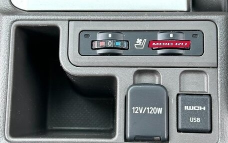 Toyota Land Cruiser Prado 150 рестайлинг 2, 2021 год, 4 000 000 рублей, 26 фотография
