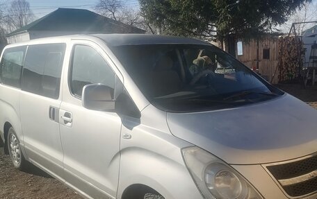 Hyundai H-1 II рестайлинг, 2008 год, 800 000 рублей, 3 фотография