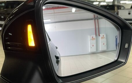 Volkswagen Tiguan II, 2019 год, 2 575 000 рублей, 17 фотография