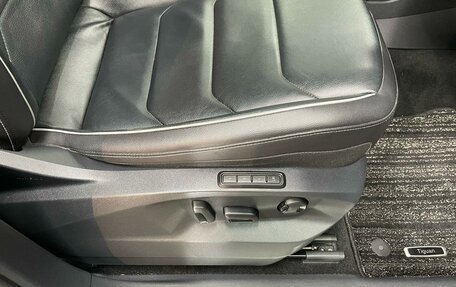 Volkswagen Tiguan II, 2019 год, 2 575 000 рублей, 18 фотография