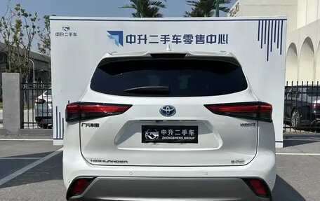 Toyota Highlander, 2021 год, 3 685 000 рублей, 6 фотография