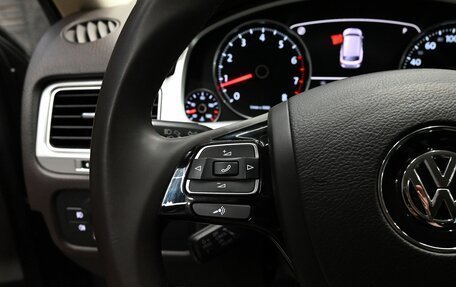 Volkswagen Touareg III, 2015 год, 3 440 000 рублей, 18 фотография