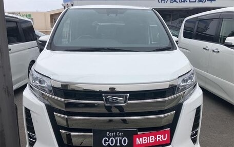 Toyota Noah III, 2021 год, 2 310 000 рублей, 2 фотография