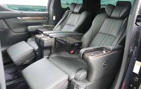 Toyota Alphard III, 2021 год, 4 210 000 рублей, 26 фотография