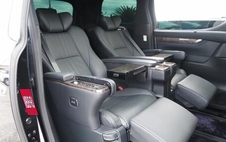 Toyota Alphard III, 2021 год, 4 210 000 рублей, 25 фотография