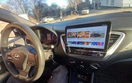 Hyundai Solaris II рестайлинг, 2017 год, 1 190 000 рублей, 3 фотография