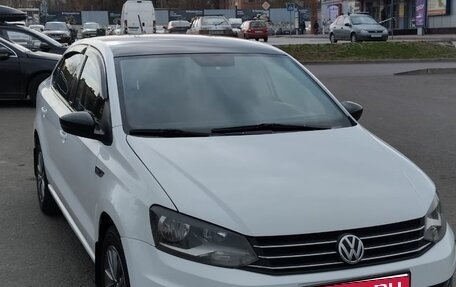 Volkswagen Polo VI (EU Market), 2018 год, 1 275 000 рублей, 2 фотография