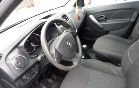 Renault Sandero II рестайлинг, 2018 год, 1 300 000 рублей, 9 фотография