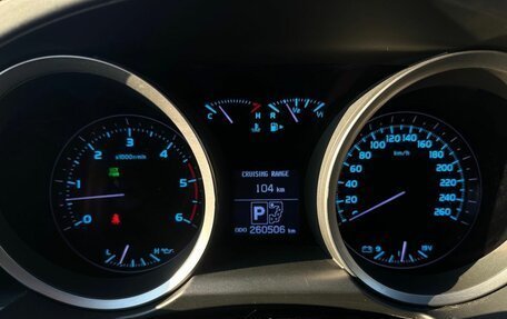 Toyota Land Cruiser 200, 2011 год, 2 749 000 рублей, 22 фотография