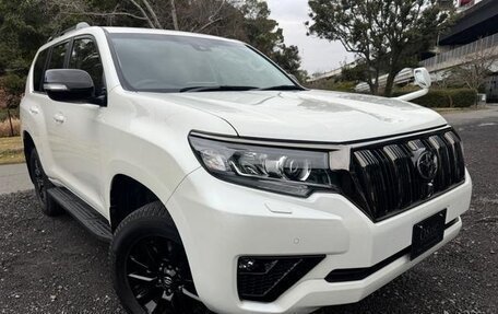 Toyota Land Cruiser Prado 150 рестайлинг 2, 2022 год, 3 899 123 рублей, 3 фотография