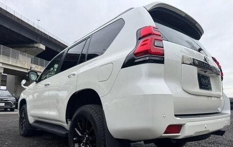 Toyota Land Cruiser Prado 150 рестайлинг 2, 2022 год, 3 899 123 рублей, 7 фотография