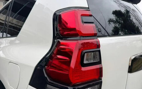 Toyota Land Cruiser Prado 150 рестайлинг 2, 2022 год, 3 899 123 рублей, 11 фотография