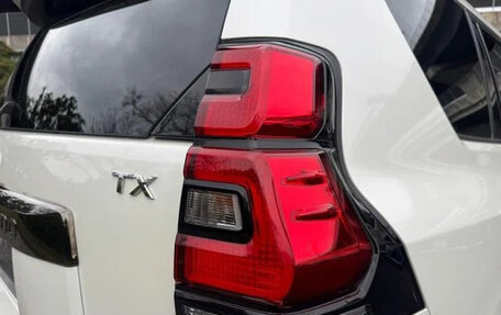 Toyota Land Cruiser Prado 150 рестайлинг 2, 2022 год, 3 899 123 рублей, 10 фотография