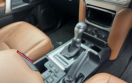 Toyota Land Cruiser Prado 150 рестайлинг 2, 2022 год, 3 899 123 рублей, 25 фотография