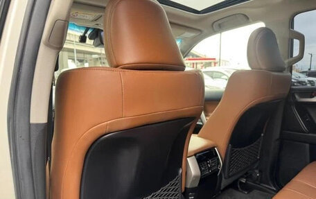 Toyota Land Cruiser Prado 150 рестайлинг 2, 2022 год, 3 899 123 рублей, 31 фотография