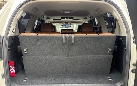 Toyota Land Cruiser Prado 150 рестайлинг 2, 2022 год, 3 899 123 рублей, 35 фотография