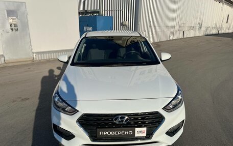 Hyundai Solaris II рестайлинг, 2018 год, 1 300 000 рублей, 2 фотография