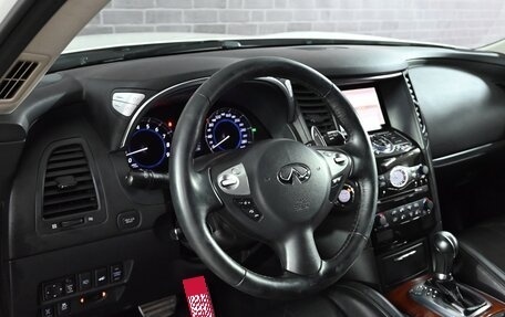 Infiniti QX70, 2017 год, 2 950 000 рублей, 12 фотография