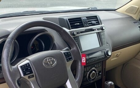 Toyota Land Cruiser Prado 150 рестайлинг 2, 2014 год, 3 300 000 рублей, 2 фотография