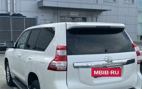 Toyota Land Cruiser Prado 150 рестайлинг 2, 2014 год, 3 300 000 рублей, 3 фотография