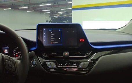 Toyota C-HR I рестайлинг, 2021 год, 1 904 979 рублей, 8 фотография