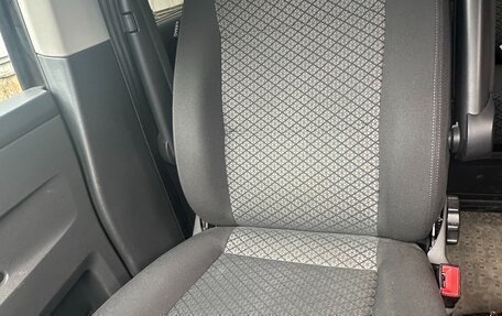 Volkswagen Multivan T6 рестайлинг, 2021 год, 4 800 000 рублей, 3 фотография