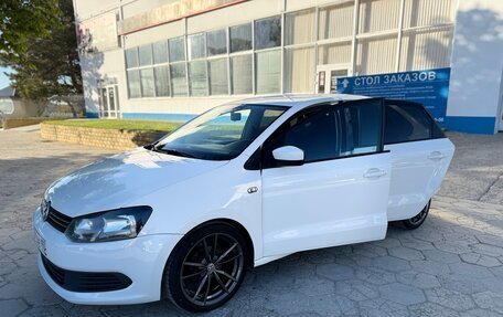 Volkswagen Polo VI (EU Market), 2011 год, 1 000 000 рублей, 1 фотография