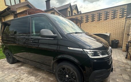 Volkswagen Multivan T6 рестайлинг, 2021 год, 4 800 000 рублей, 9 фотография