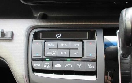 Honda Stepwgn IV, 2016 год, 1 550 000 рублей, 13 фотография