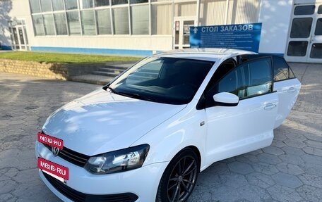 Volkswagen Polo VI (EU Market), 2011 год, 1 000 000 рублей, 3 фотография