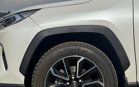 Toyota RAV4, 2021 год, 3 650 000 рублей, 5 фотография