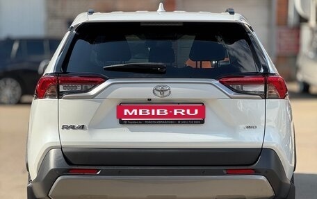 Toyota RAV4, 2021 год, 3 650 000 рублей, 2 фотография