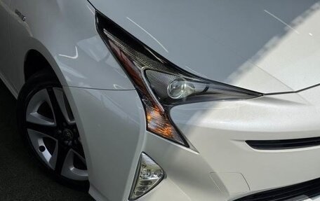 Toyota Prius IV XW50, 2017 год, 1 500 000 рублей, 14 фотография