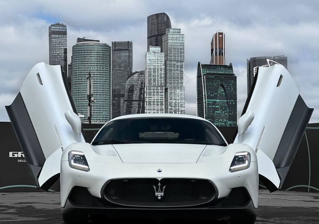 Maserati MC20, 2024 год, 34 900 000 рублей, 4 фотография