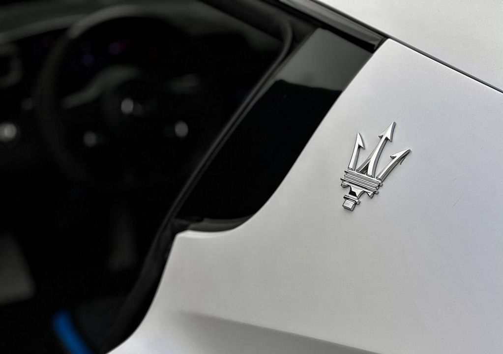 Maserati MC20, 2024 год, 34 900 000 рублей, 15 фотография