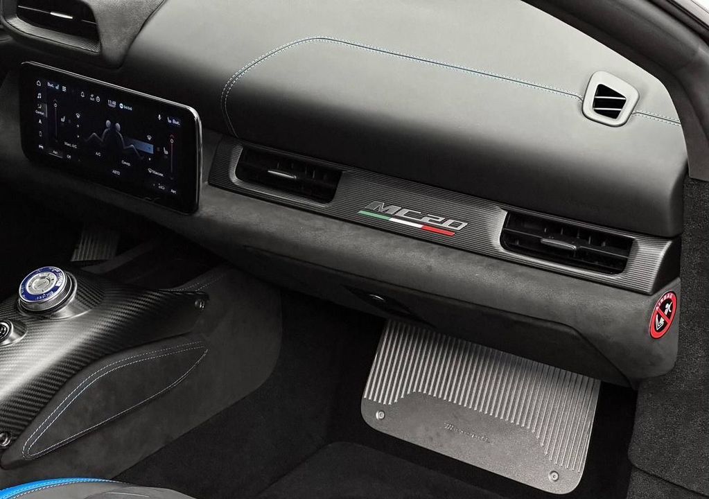 Maserati MC20, 2024 год, 34 900 000 рублей, 30 фотография