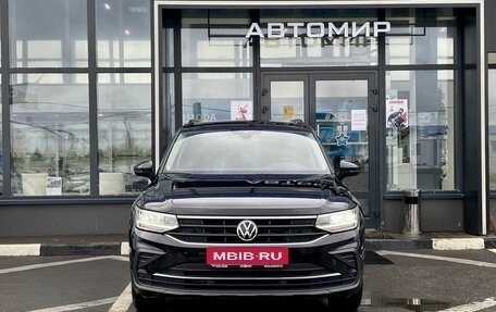 Volkswagen Tiguan II, 2021 год, 2 999 000 рублей, 2 фотография